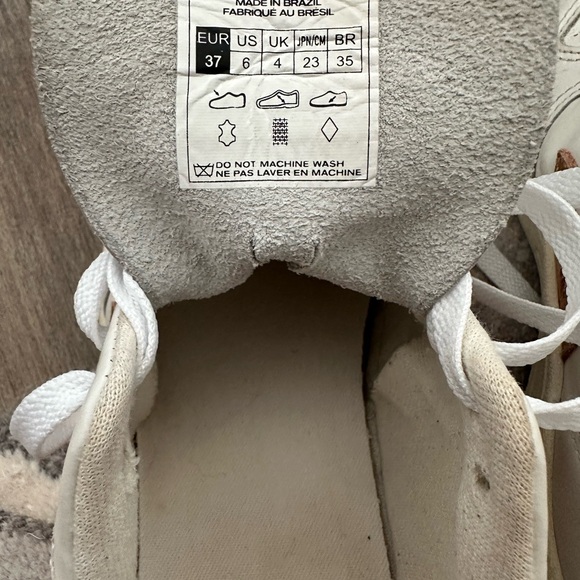 Veja Women's Cream and Rose Gold Sneakers - Picture 3 of 7